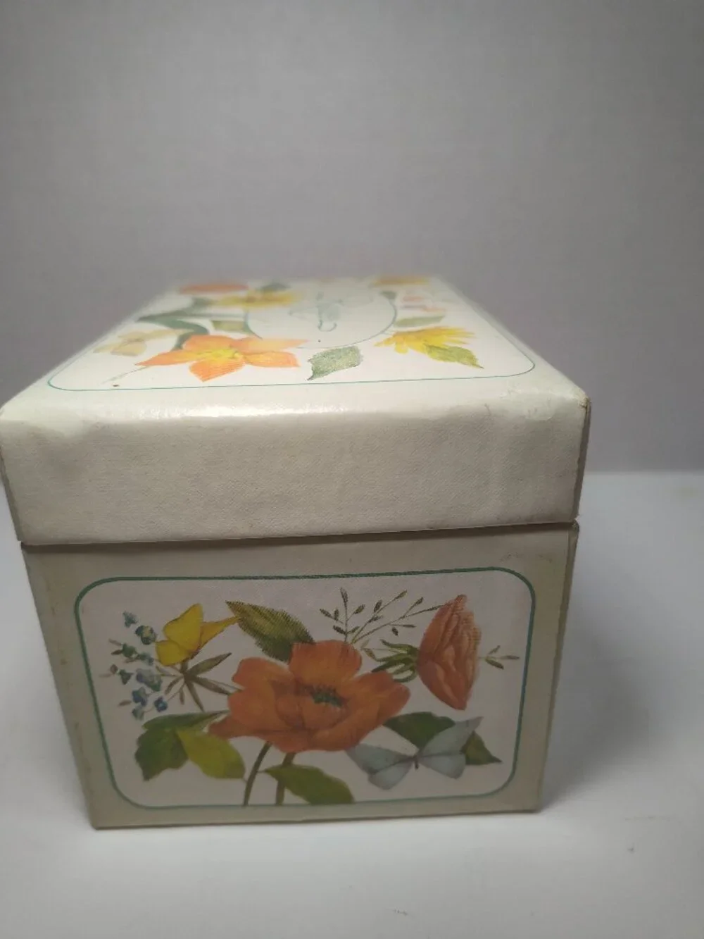 Vintage 1981 Current Kitchen Fare Recipe Card Box w/ Cards Floral Recipe Set